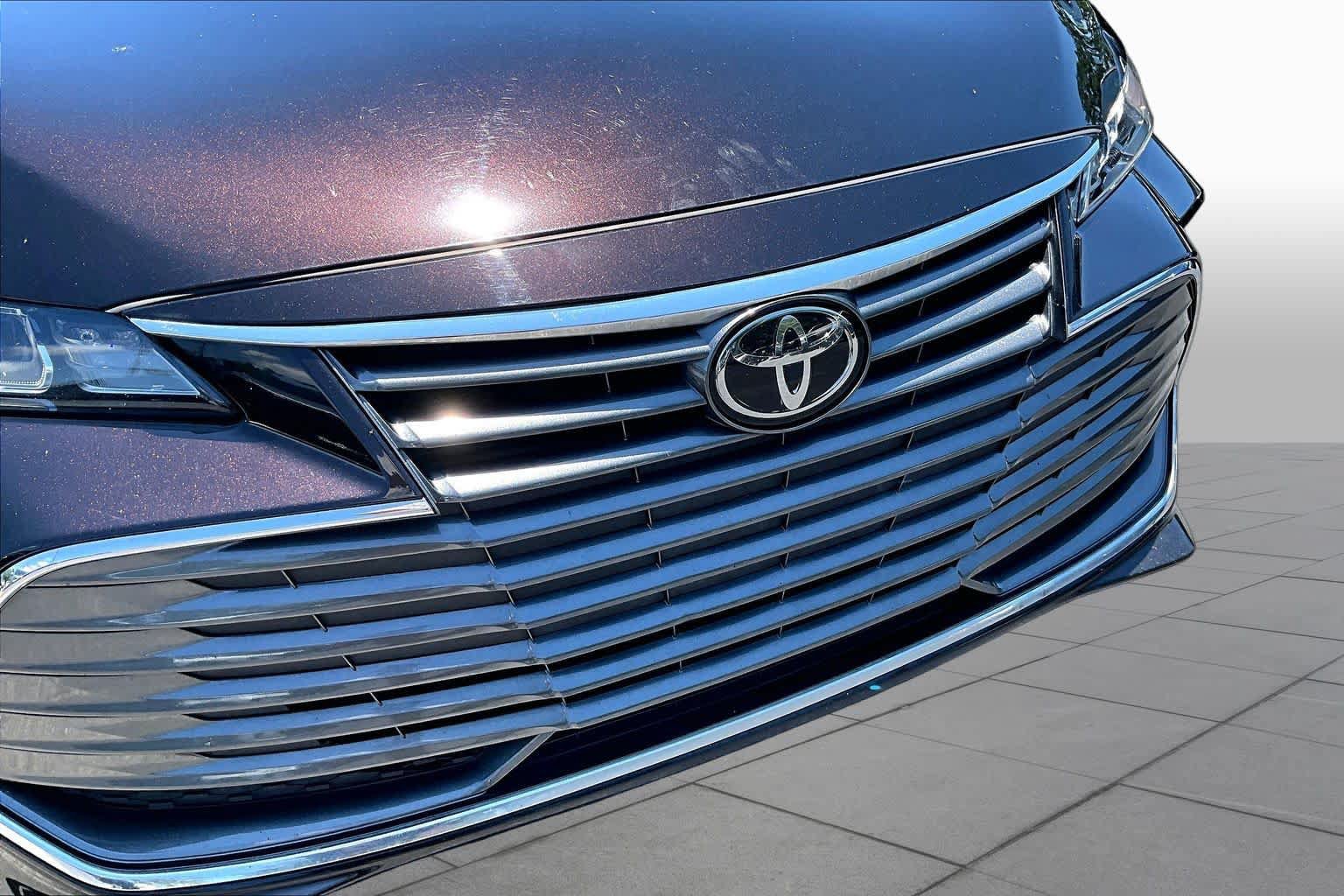 Used 2019 Toyota Avalon XLE w/ Moonroof Package FWD image 30