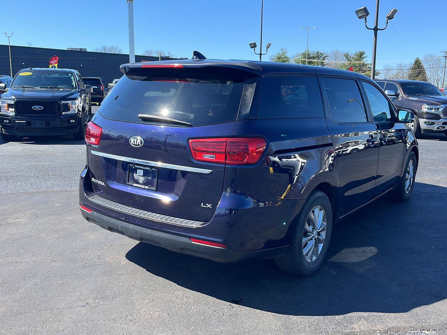 Used 2019 Kia Sedona LX FWD image 5