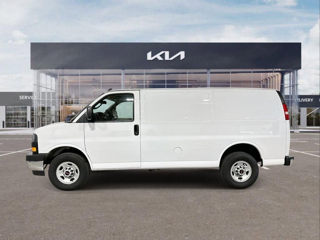 Used 2024 GMC Savana 2500 w/ Driver Convenience Package image 5