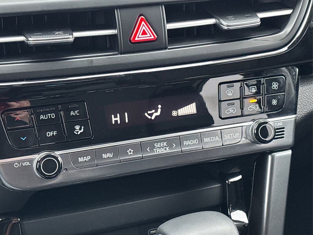 Certified 2025 Kia Seltos S image 28