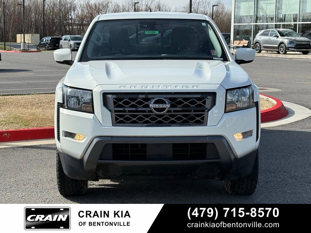 Used 2022 Nissan Frontier SV RWD image 2