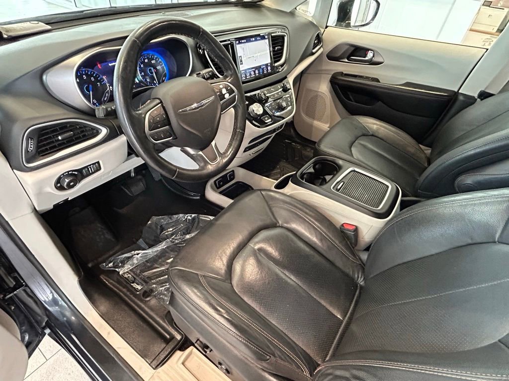 Used 2020 Chrysler Pacifica Touring-L Plus FWD image 50