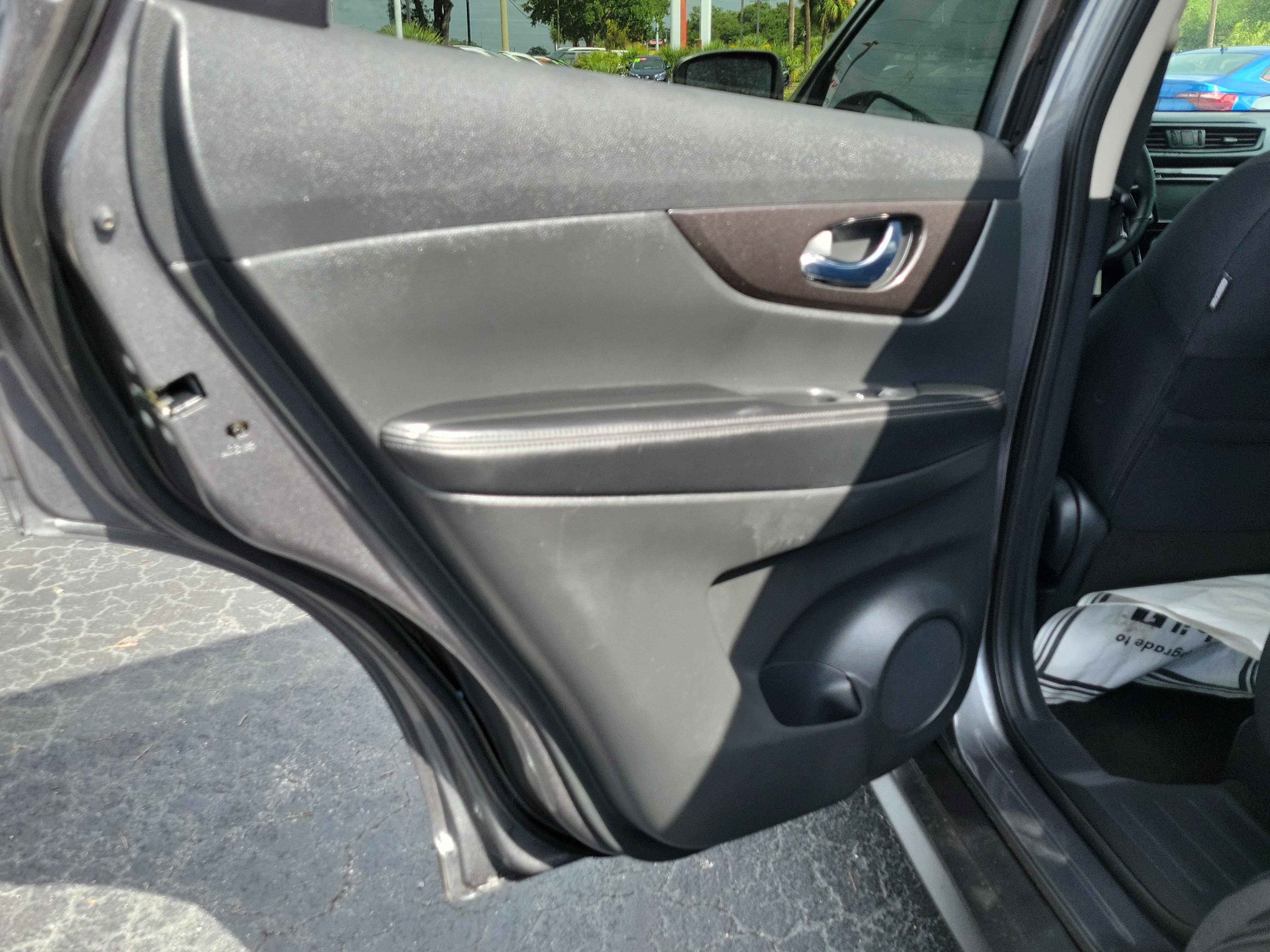 Used 2019 Nissan Rogue S w/ Special Edition Package FWD image 11