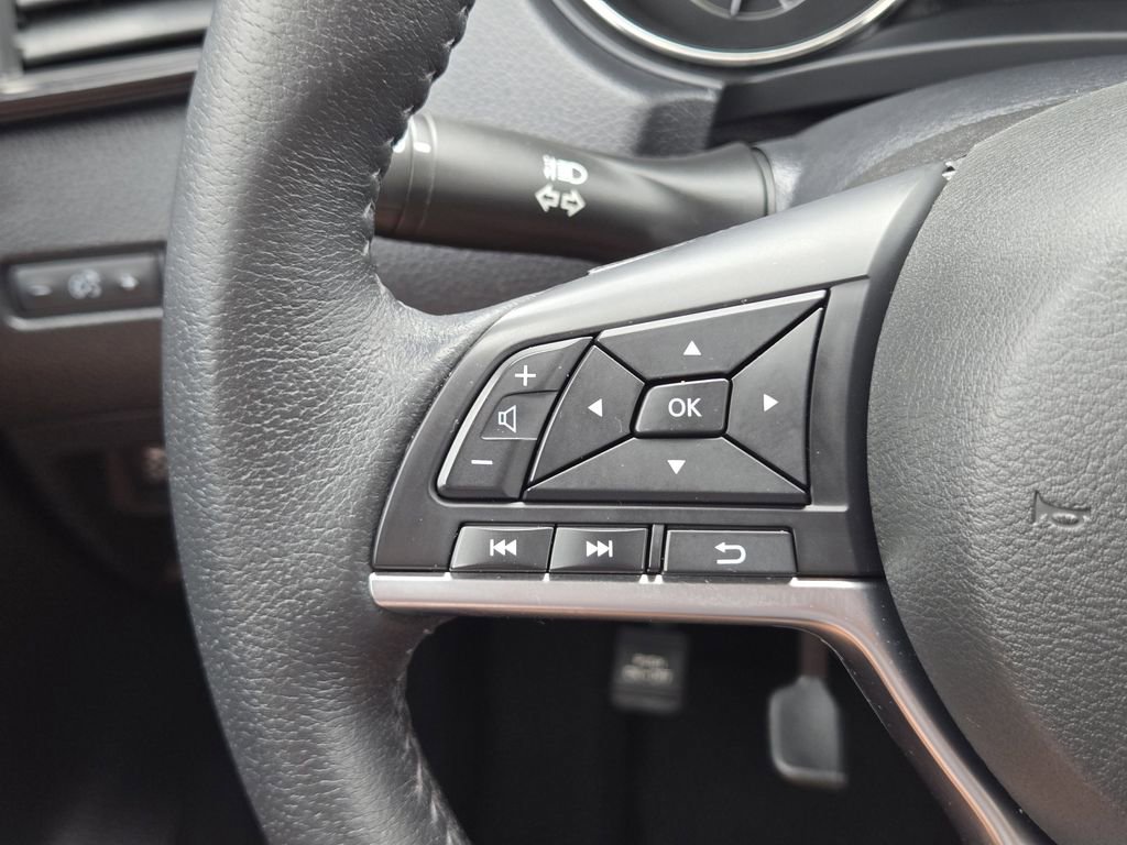 Used 2019 Nissan Rogue SV image 31