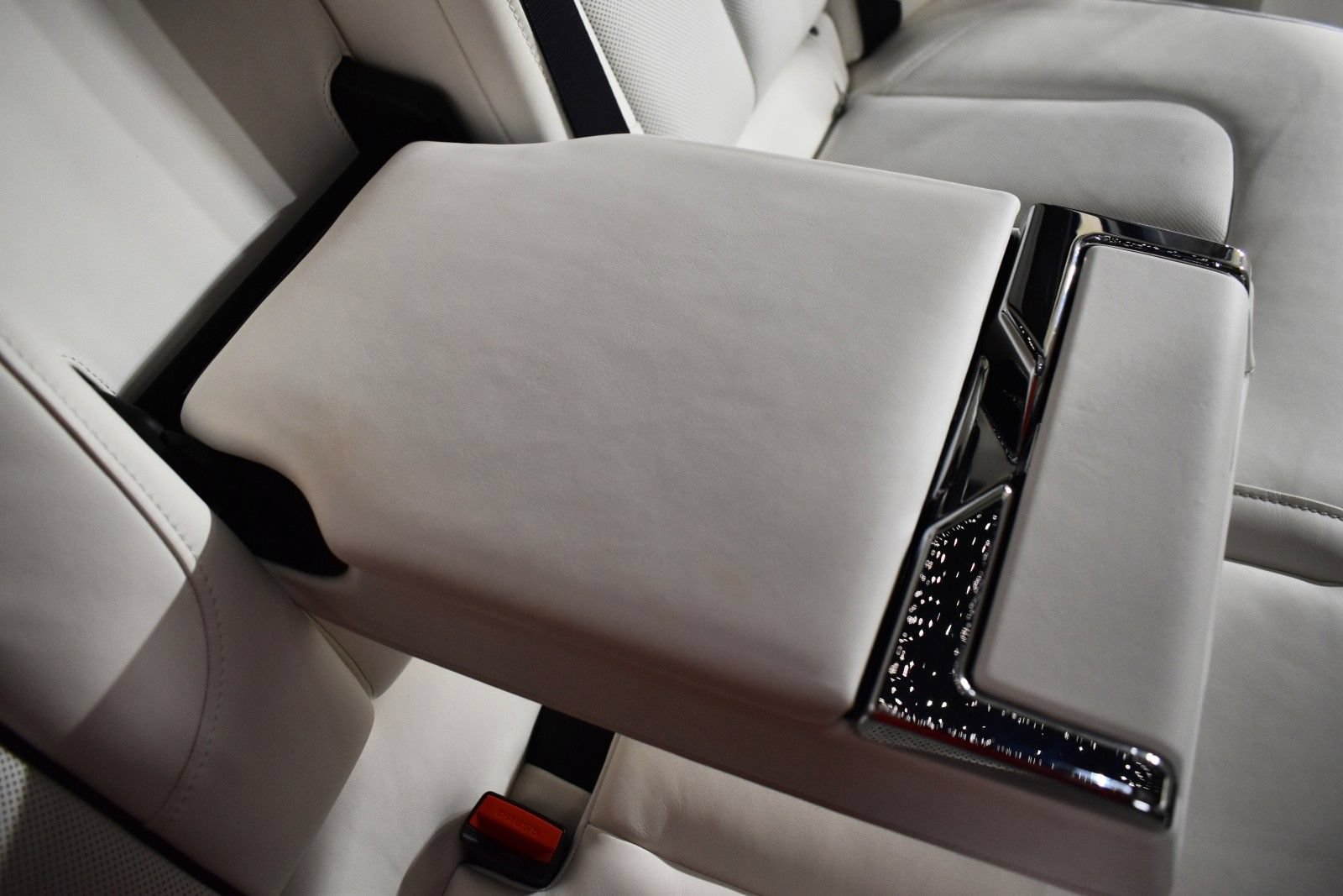 Certified 2024 Rolls-Royce Cullinan AWD/4WD image 29