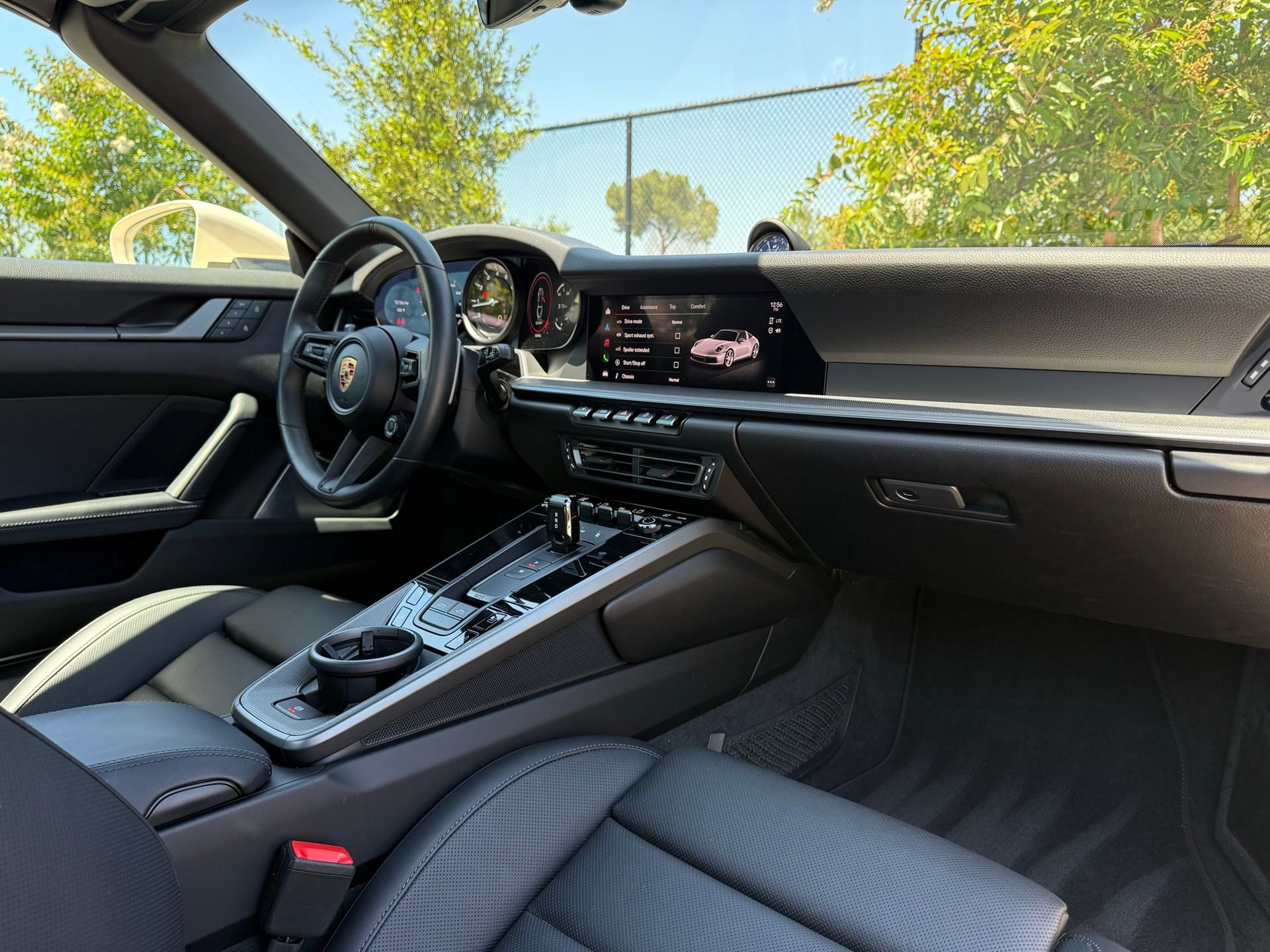 Certified 2024 Porsche 911 Targa 4 AWD/4WD image 28