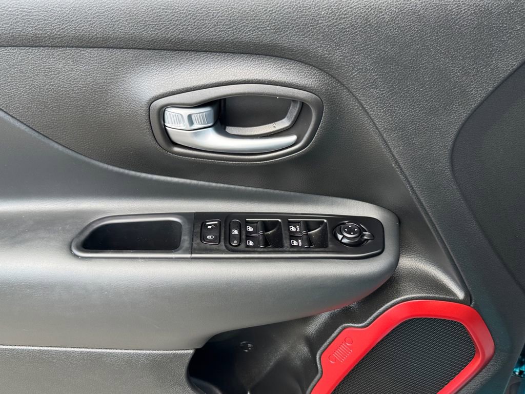 Used 2022 Jeep Renegade Trailhawk w/ Trailer Tow Group image 23