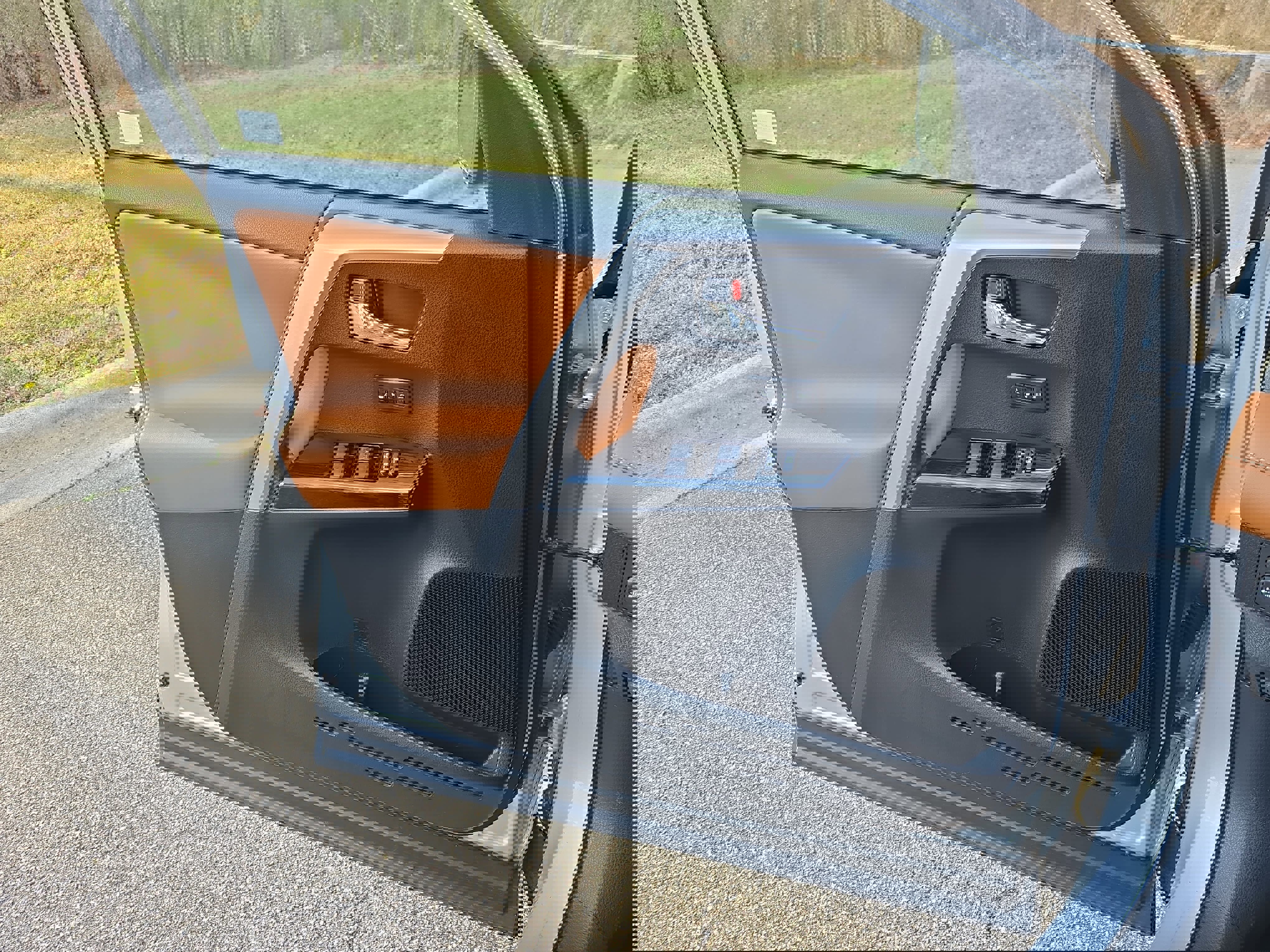 Used 2016 Toyota RAV4 Limited w/ Advanced Technology Package image 26