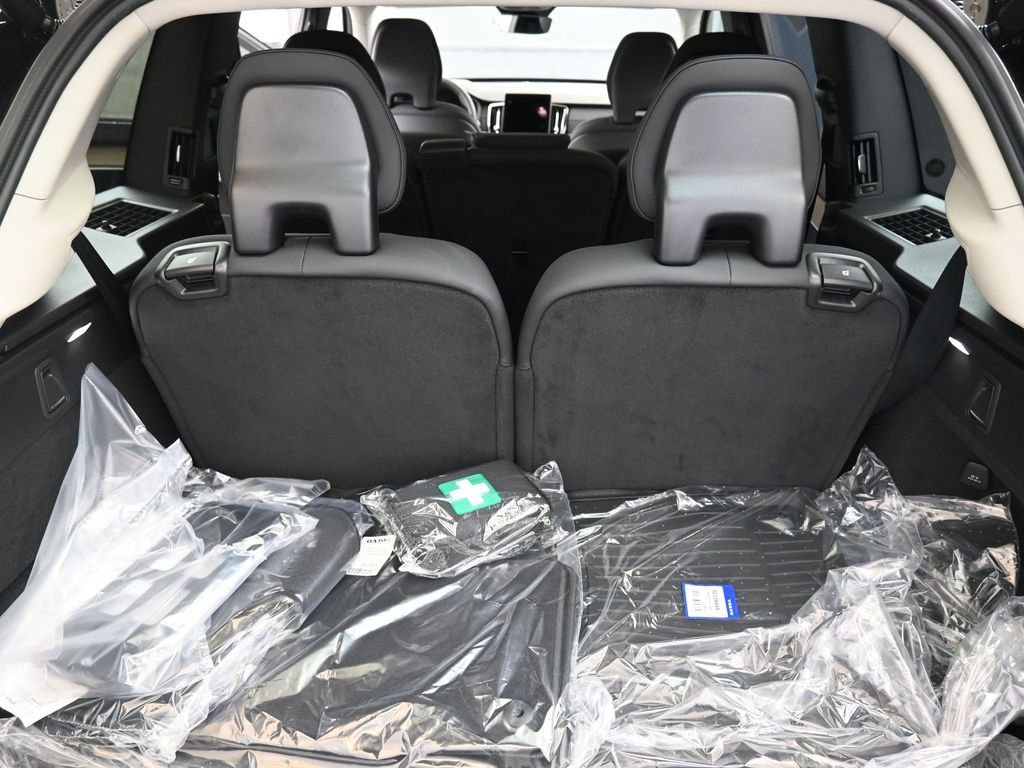 New 2026 Volvo XC90 B6 Plus w/ Protection Package Premier image 19