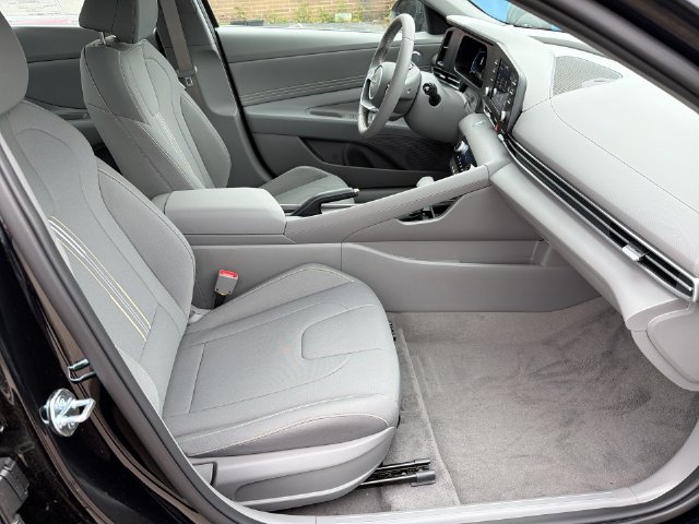 New 2026 Hyundai Elantra Sport w/ Cargo Package FWD image 33