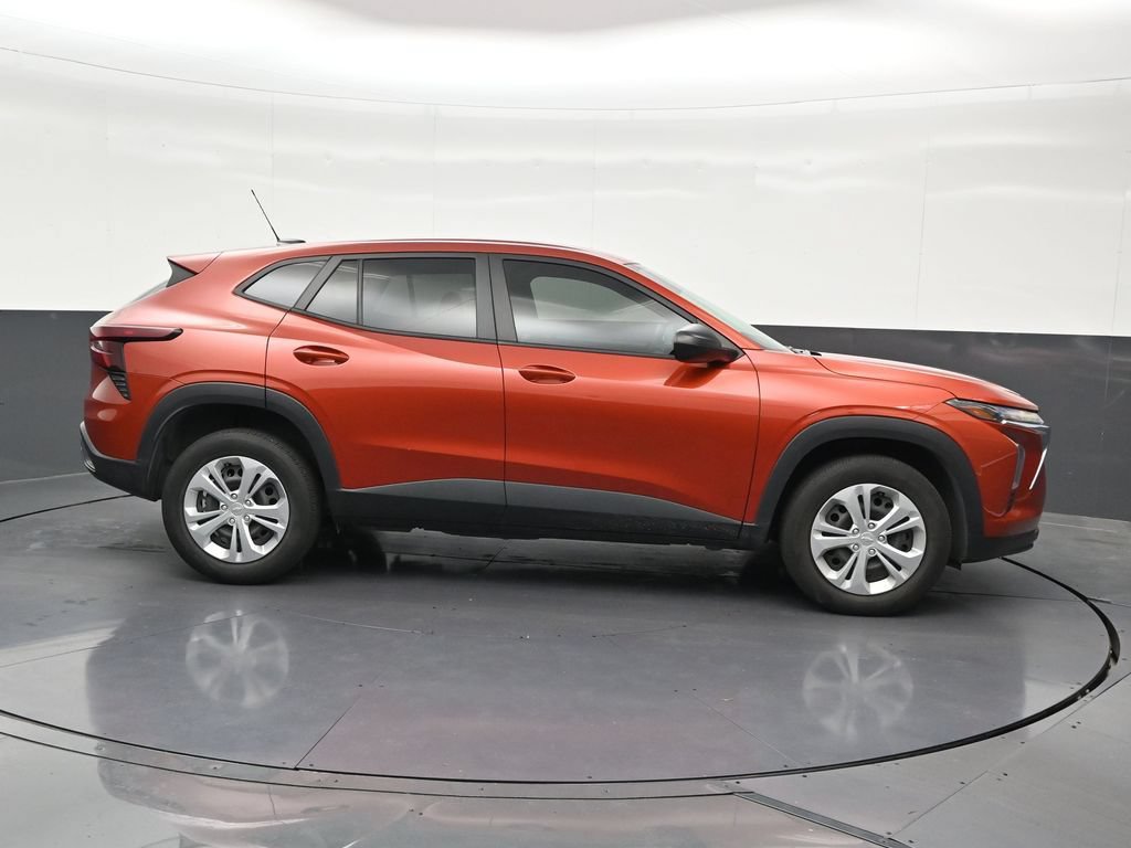 Used 2024 Chevrolet Trax LS FWD image 7