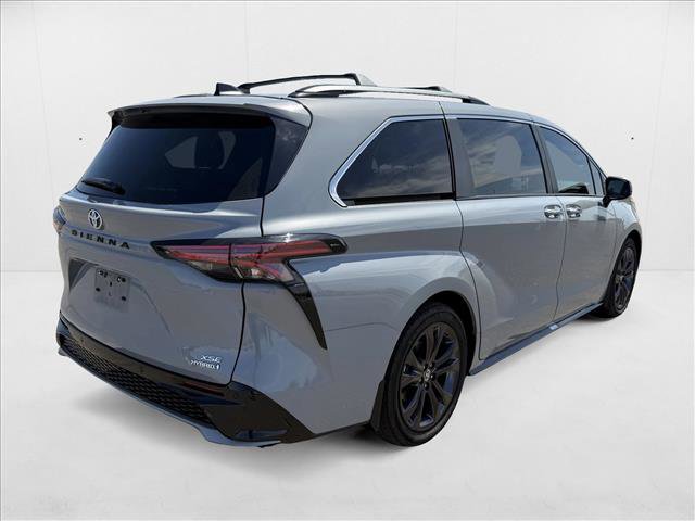 Used 2024 Toyota Sienna XSE image 5