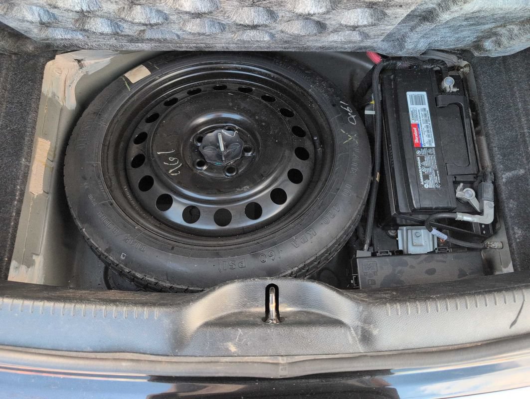 Used 2017 Chrysler 300 C RWD image 35