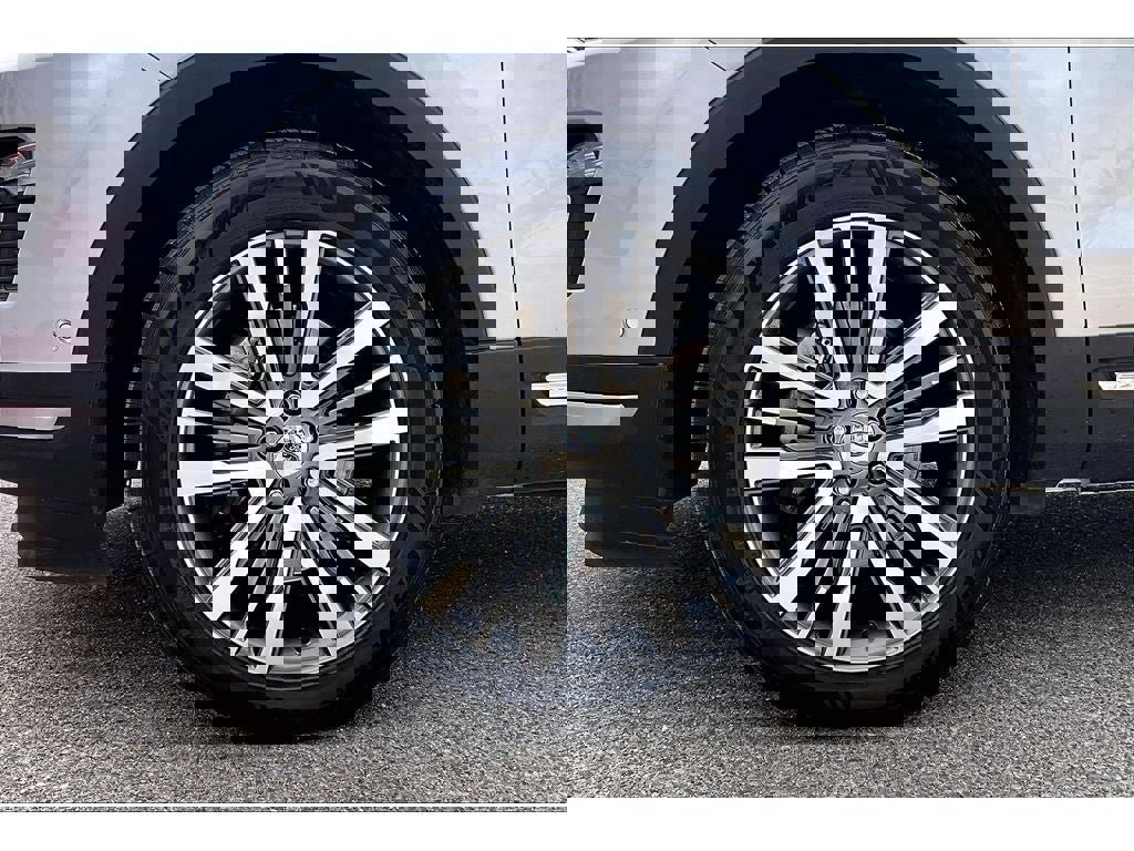 Used 2018 Ford Explorer Platinum AWD/4WD image 9