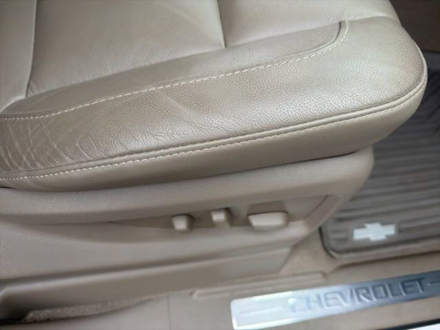 Used 2019 Chevrolet Suburban LT w/ Luxury Package image 29