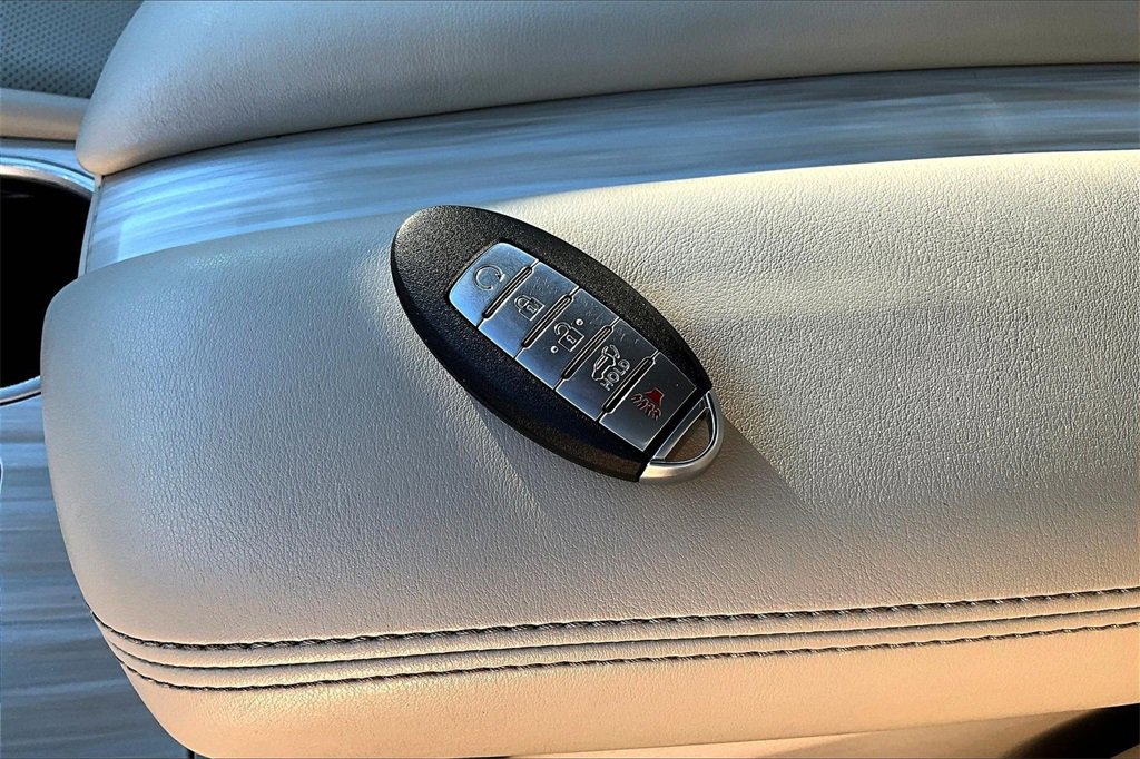 Used 2018 Nissan Murano Platinum image 34