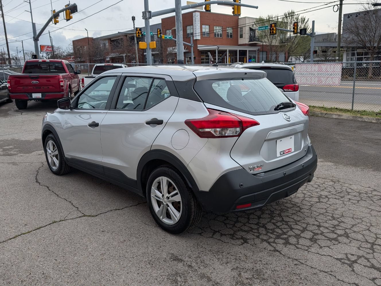 Used 2020 Nissan Kicks S FWD image 8