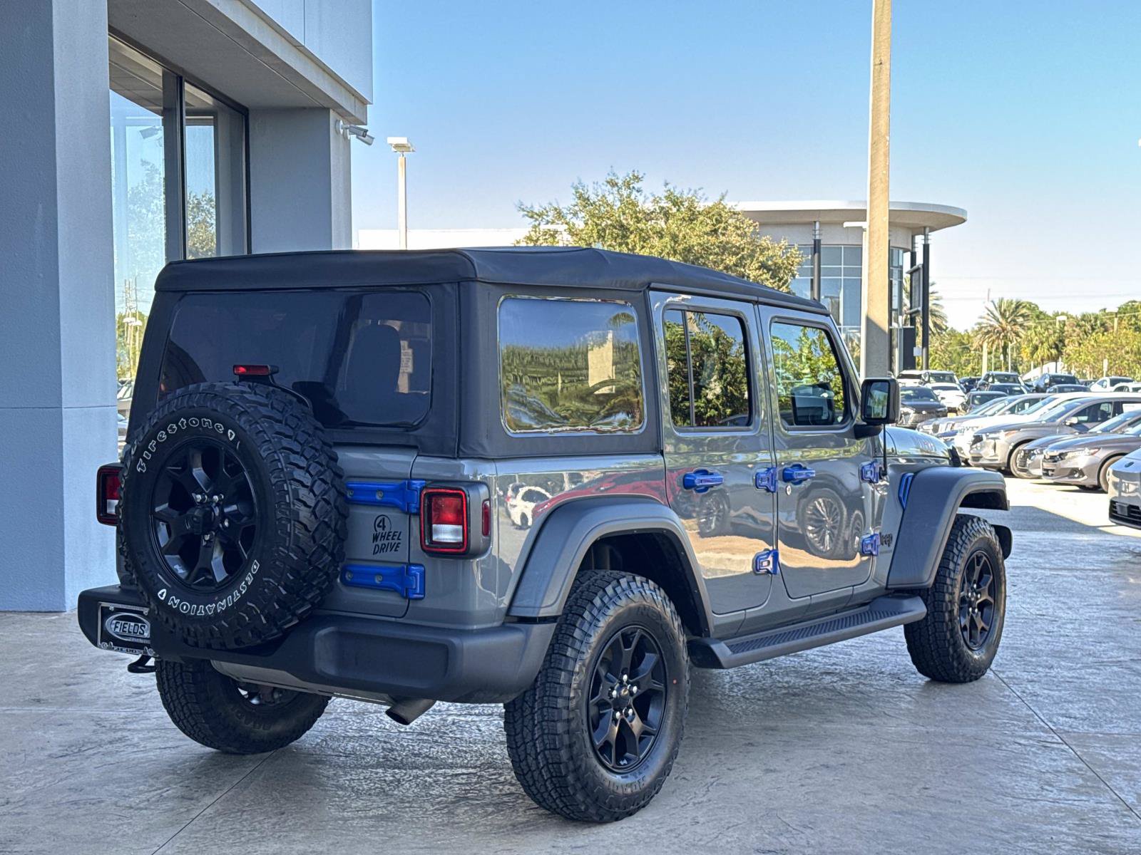 Used 2023 Jeep Wrangler Unlimited Sport AWD/4WD image 3