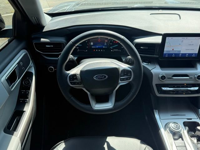 New 2024 Ford Explorer XLT w/ Equipment Group 202A image 7
