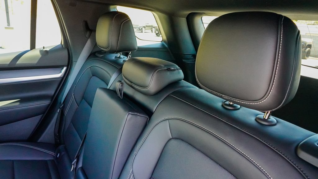 New 2026 GMC Terrain Elevation w/ Elevation Premium Package AWD/4WD image 11