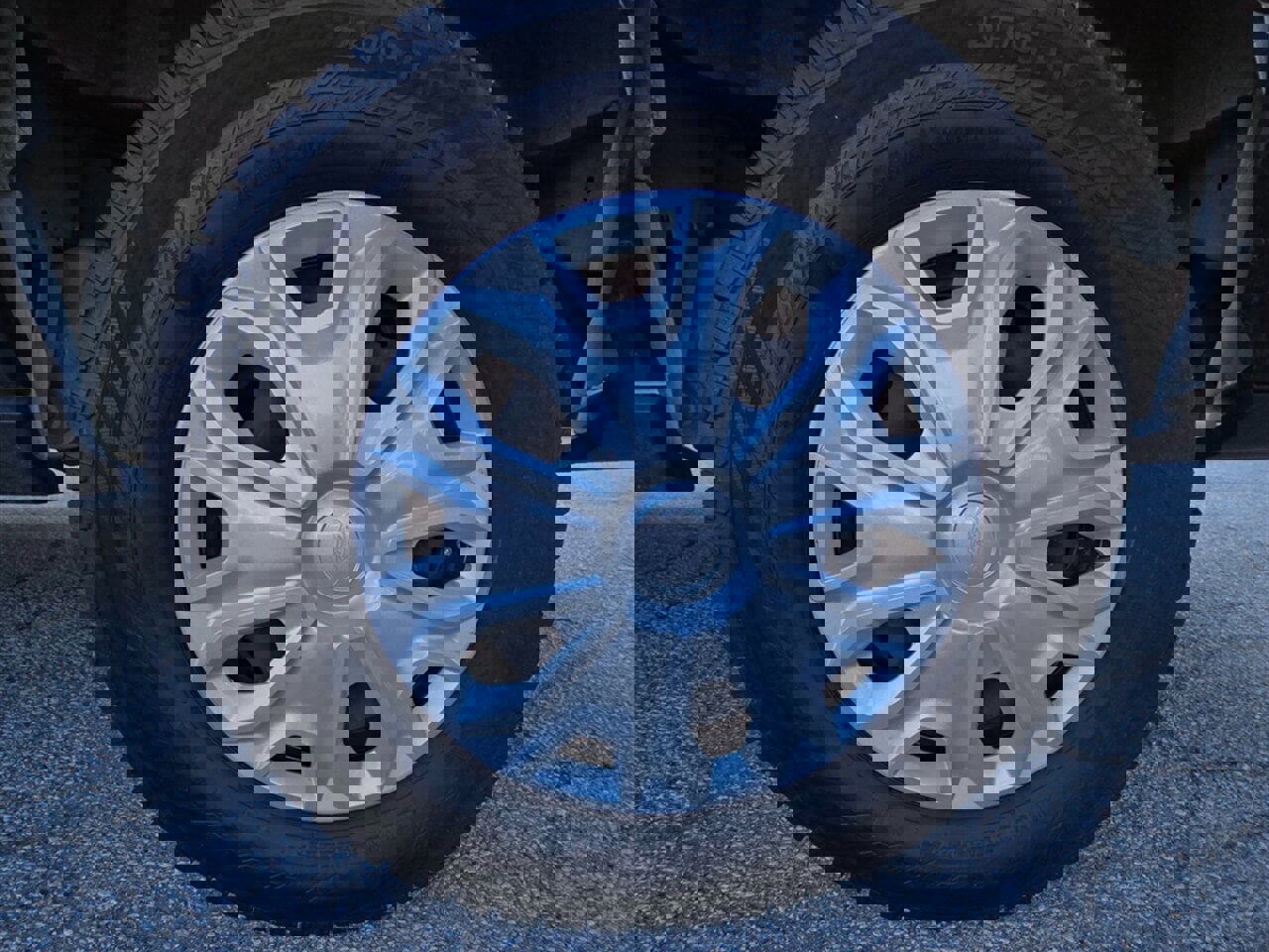 Used 2022 Ford E-Transit Medium Roof image 32