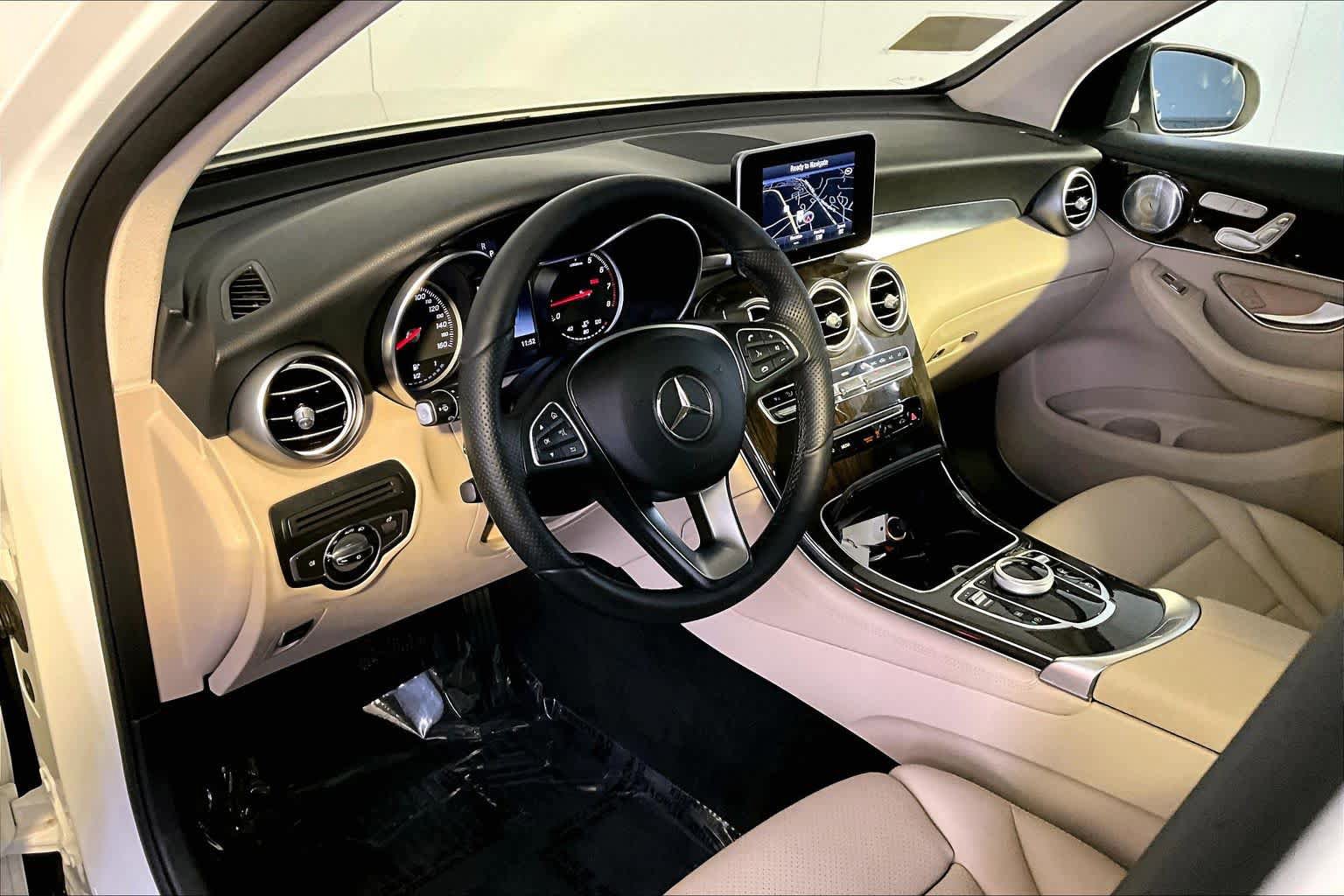 Used 2017 Mercedes-Benz GLC 300 4MATIC image 18