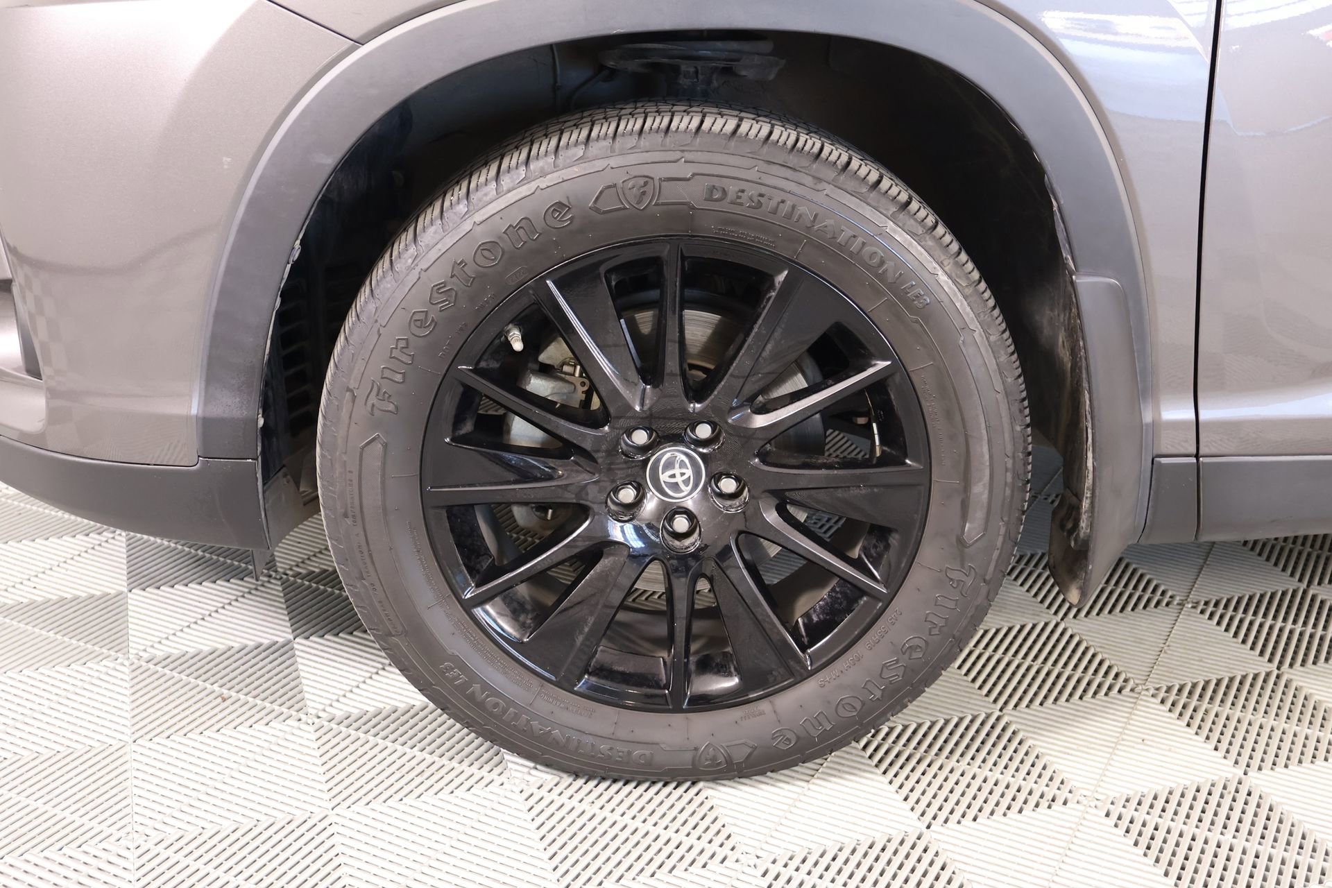 Used 2019 Toyota Highlander SE image 19