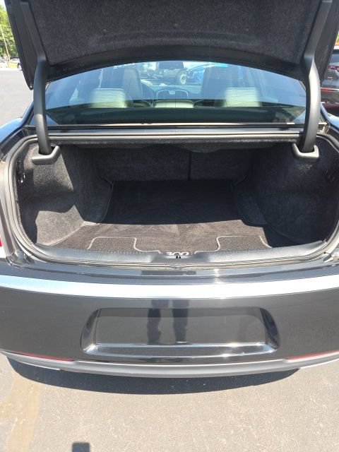 Used 2015 Chrysler 300 C Platinum w/ Harman/Kardon Audio Group AWD/4WD image 21