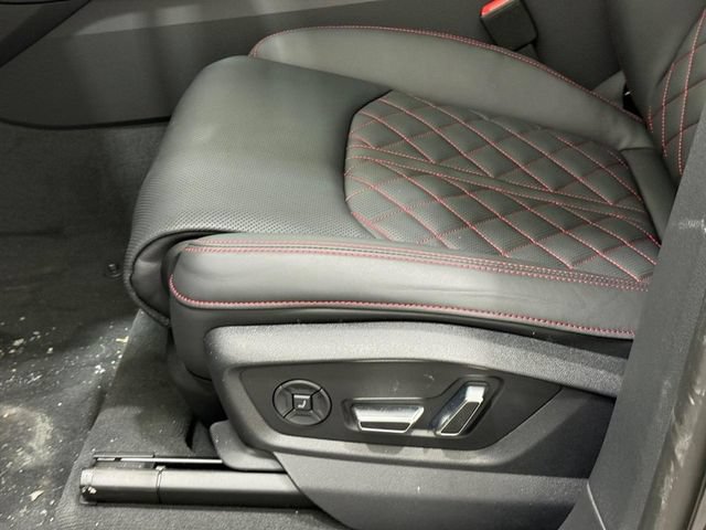 New 2026 Audi SQ8 Prestige AWD/4WD image 16