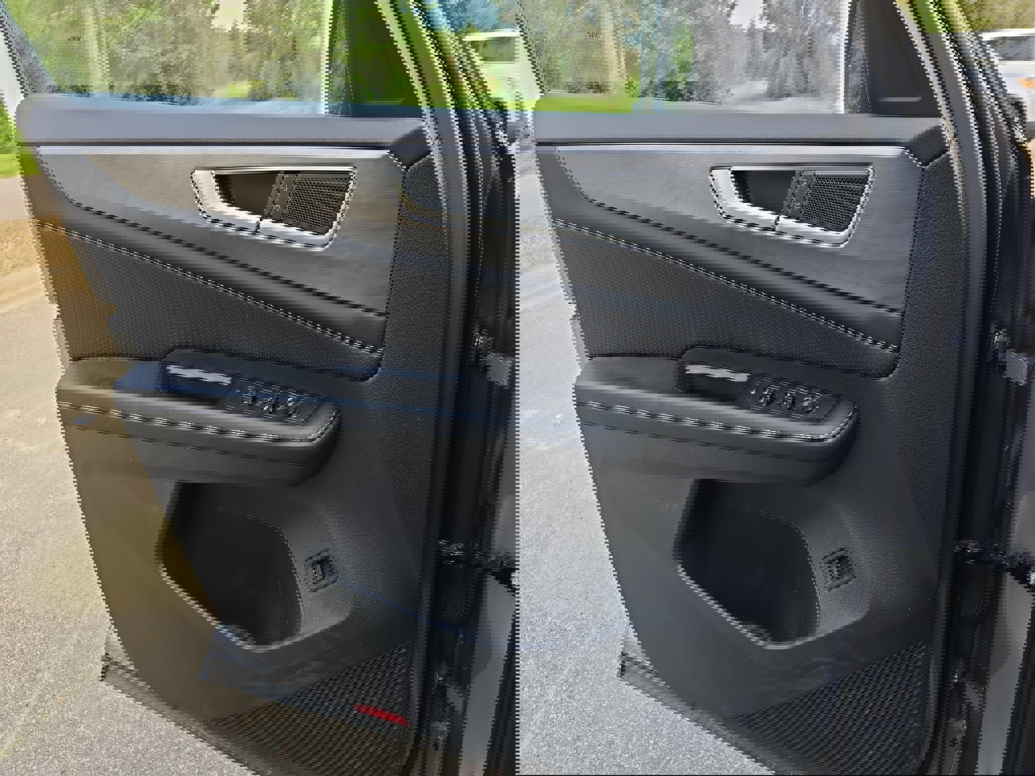 Used 2024 Volkswagen Atlas Cross Sport SE w/ Panoramic Sunroof Package image 28