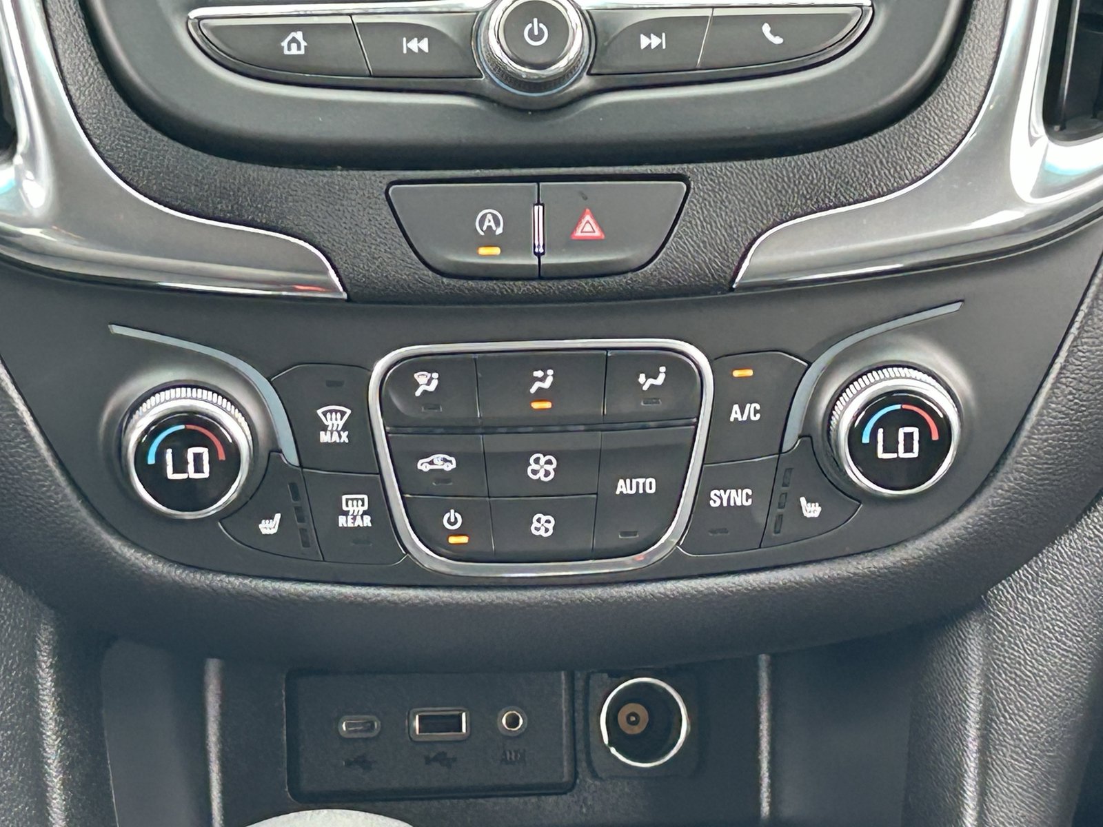 Certified 2024 Chevrolet Equinox LT FWD image 21