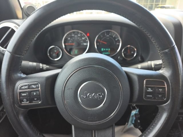 Used 2014 Jeep Wrangler Unlimited Rubicon w/ Connectivity Group AWD/4WD image 30