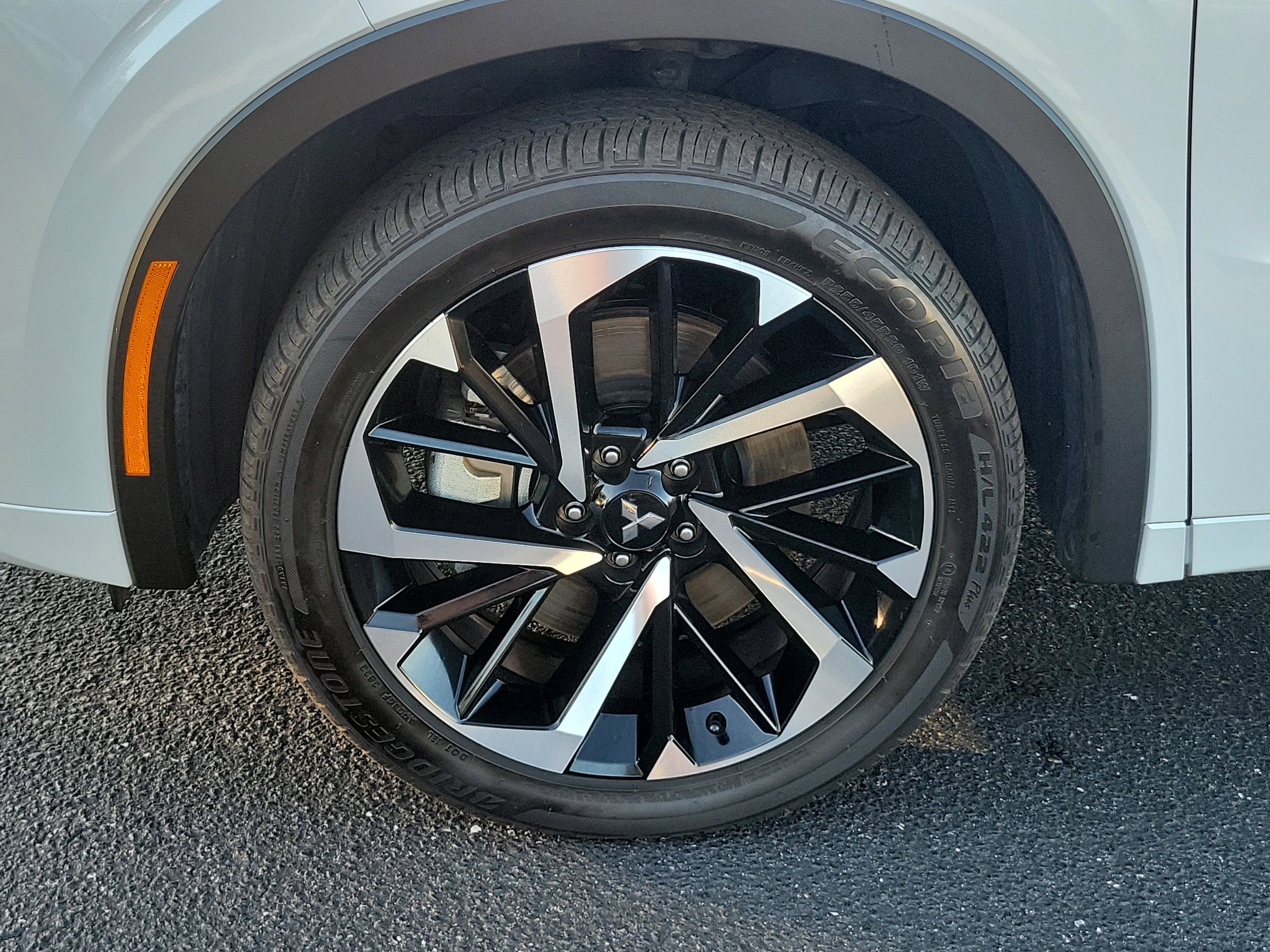 Used 2024 Mitsubishi Outlander SEL image 10