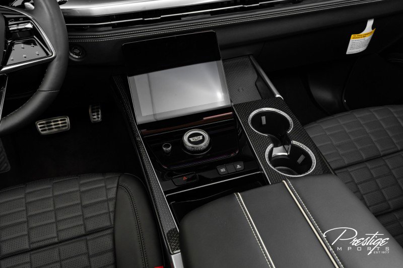 Used 2025 Cadillac Escalade ESV V image 28