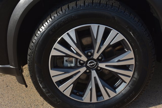 Used 2023 Nissan Rogue SV FWD image 10