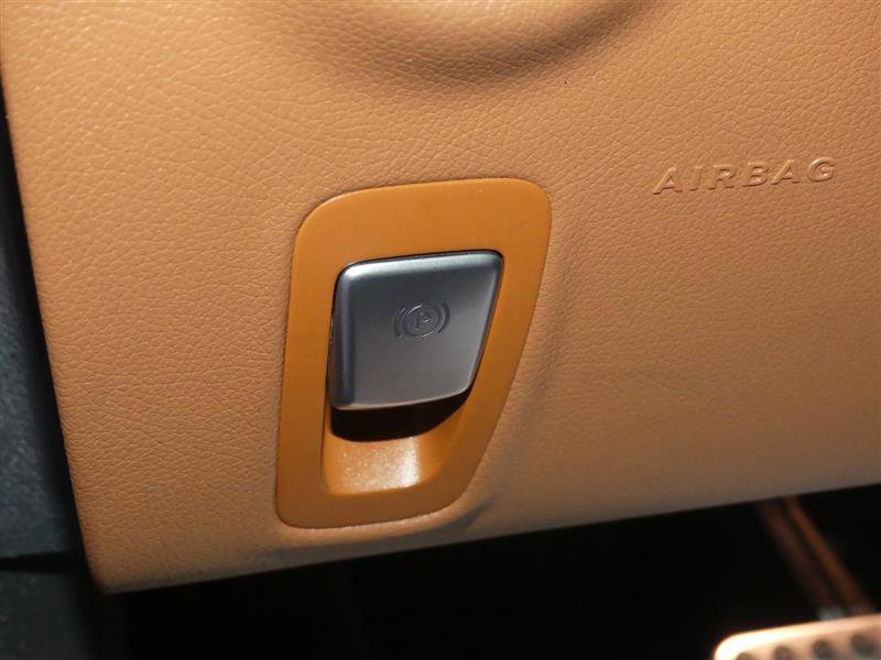 Used 2019 Mercedes-Benz E 450 4MATIC Coupe w/ AMG Line Package image 28