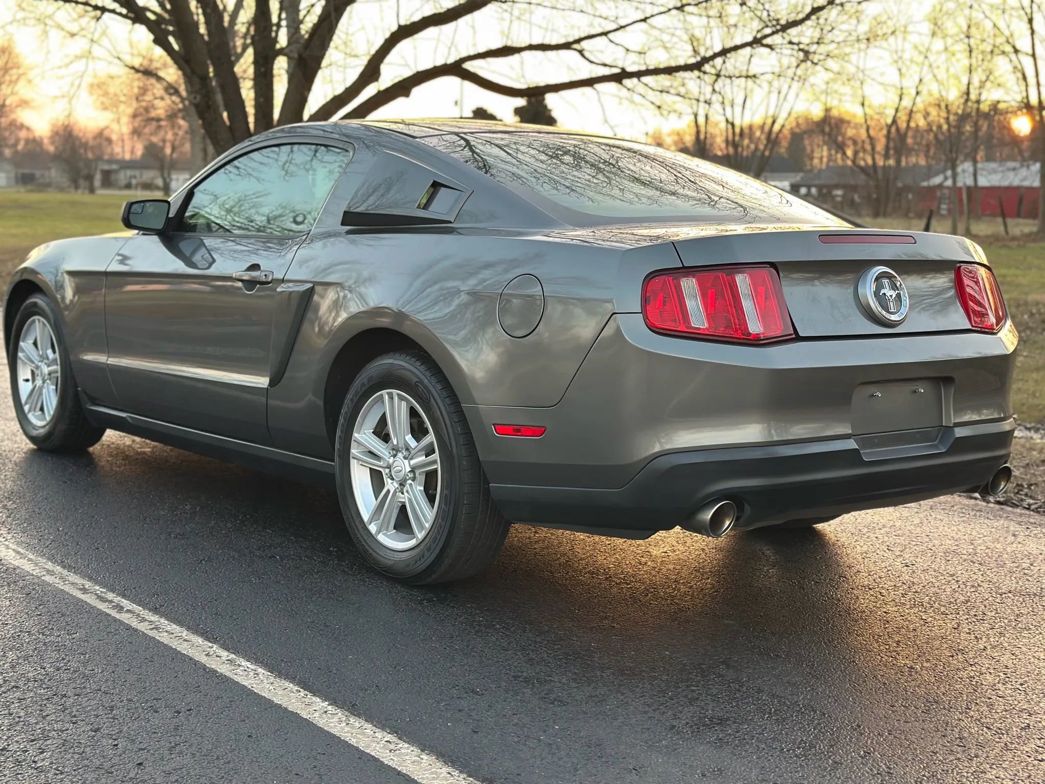 Used 2011 Ford Mustang Coupe image 7