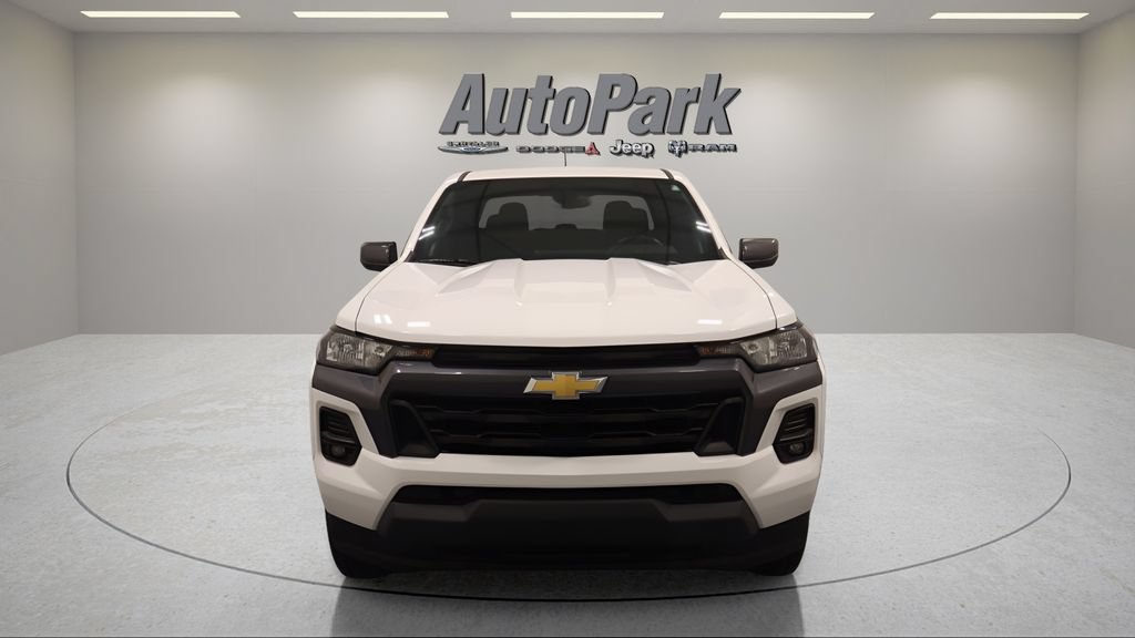 Used 2023 Chevrolet Colorado LT w/ LT Convenience Package II AWD/4WD image 4