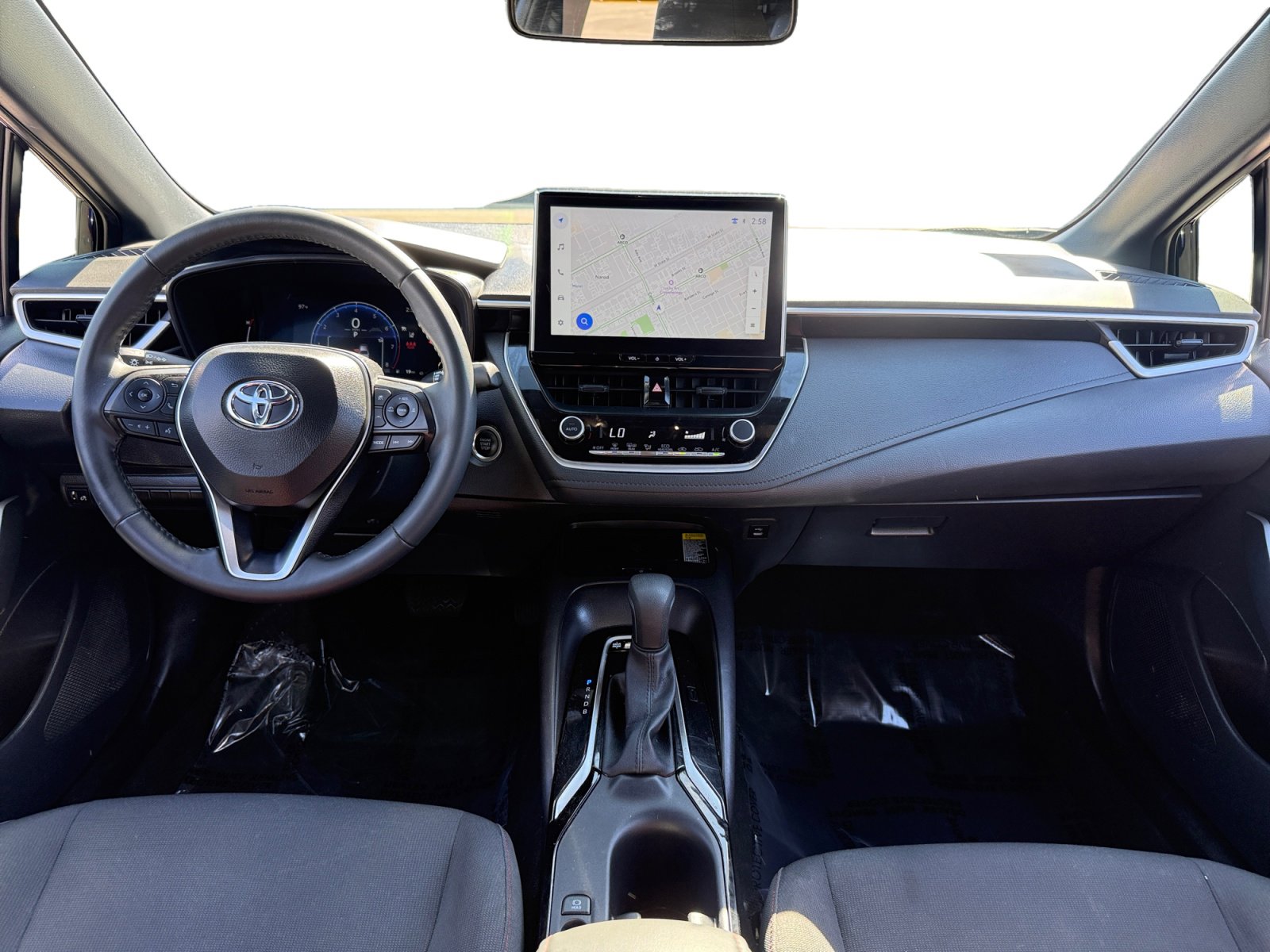 Used 2025 Toyota Corolla SE w/ SE Premium Package FWD image 10