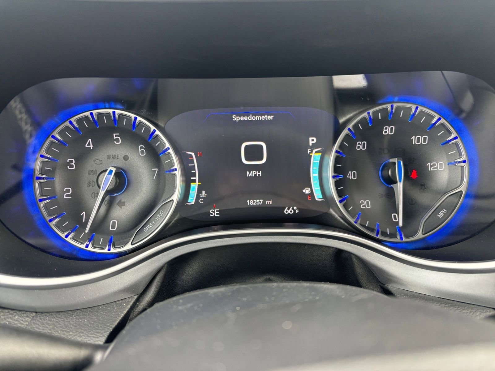 Used 2025 Chrysler Pacifica Limited image 45