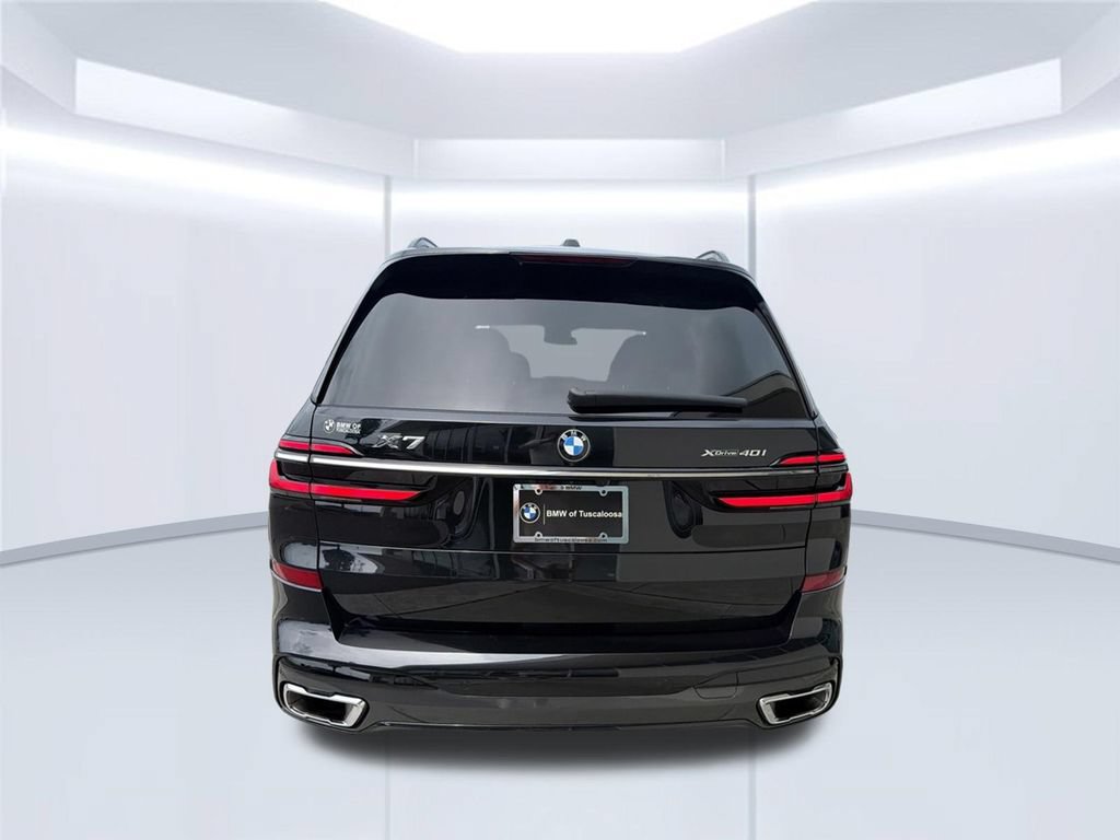 Used 2025 BMW X7 xDrive40i w/ M Sport Package AWD/4WD image 6