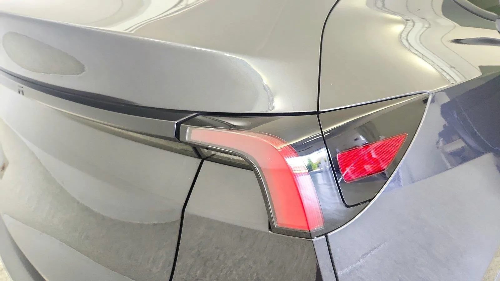 Used 2026 Tesla Model Y 2WD image 33