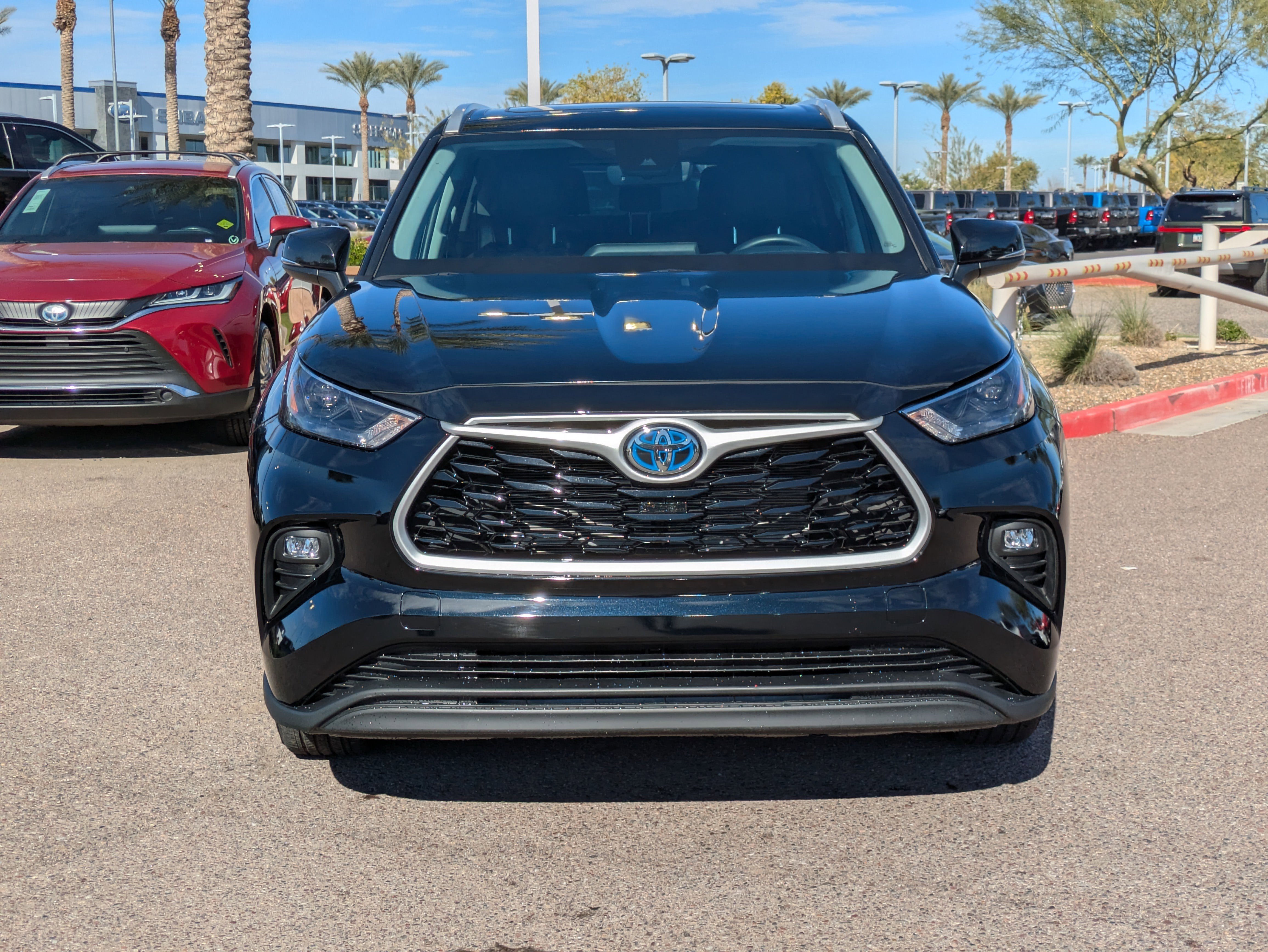 Used 2024 Toyota Highlander XLE image 8