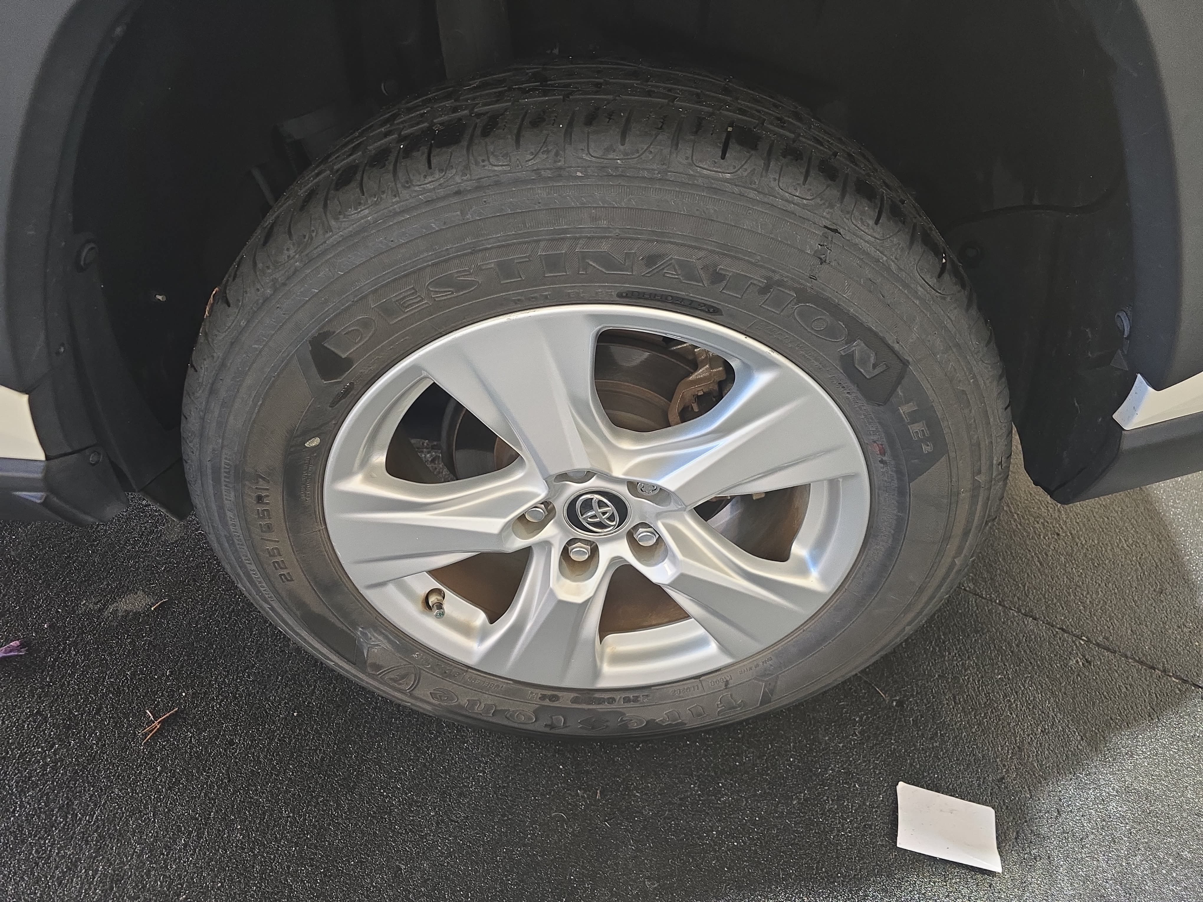 Used 2019 Toyota RAV4 XLE w/ Convenience Package FWD image 34