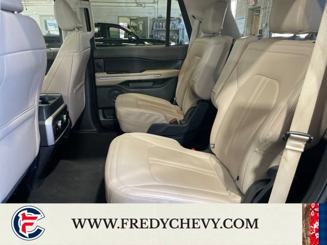 Used 2024 Ford Expedition Limited AWD/4WD image 14