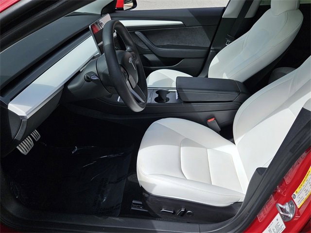 Used 2023 Tesla Model 3 Performance image 4