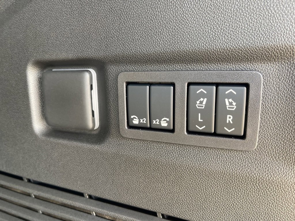 New 2026 Chevrolet Suburban High Country image 35