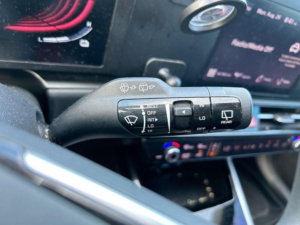 Used 2024 Kia Niro LX FWD image 18