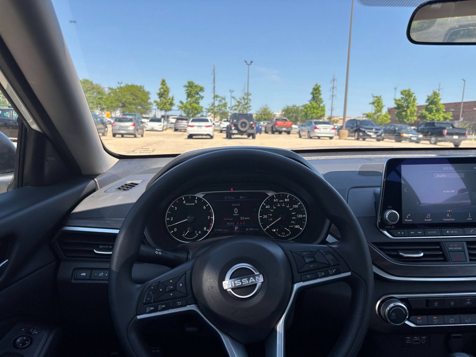 Used 2025 Nissan Altima 2.5 SV FWD image 29
