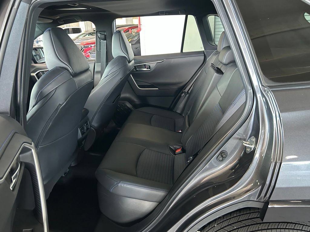 Used 2025 Toyota RAV4 XSE AWD/4WD image 46